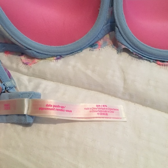 VS 32A push-up bra, brand new - Picture 3 of 6